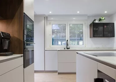 Cocina Cashmere y Nogal