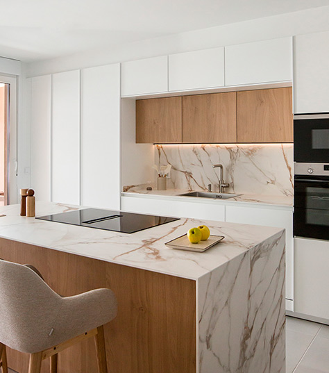 cocina-luminosa-santos-getxo Isla central en cocina con frutero